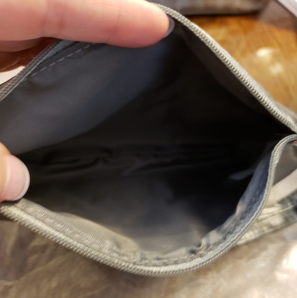 ❤️SOLD!❤️Evening Bag/Wristlet Pewter Grey - New Tags - Picture 3 of 5